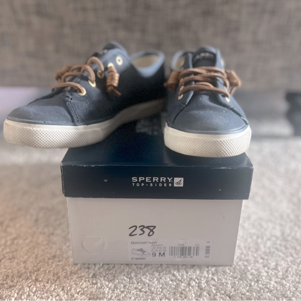 Sperry Crest Vibe Sneaker